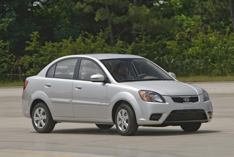  Kia Rio 2010 года  (фото 13 из 21)